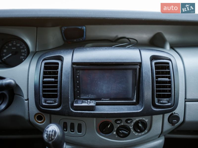 Минивэн Renault Trafic 2007 в Баре фото 26 Минивэн Renault Trafic 2007 в Баре