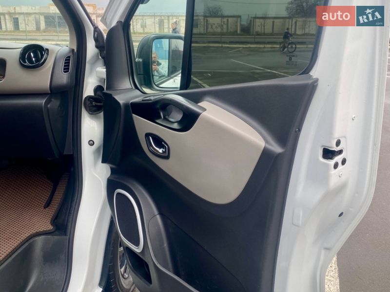 Мікроавтобус вантажний (до 3,5т) Renault Trafic 2015 в Білгороді-Дністровському