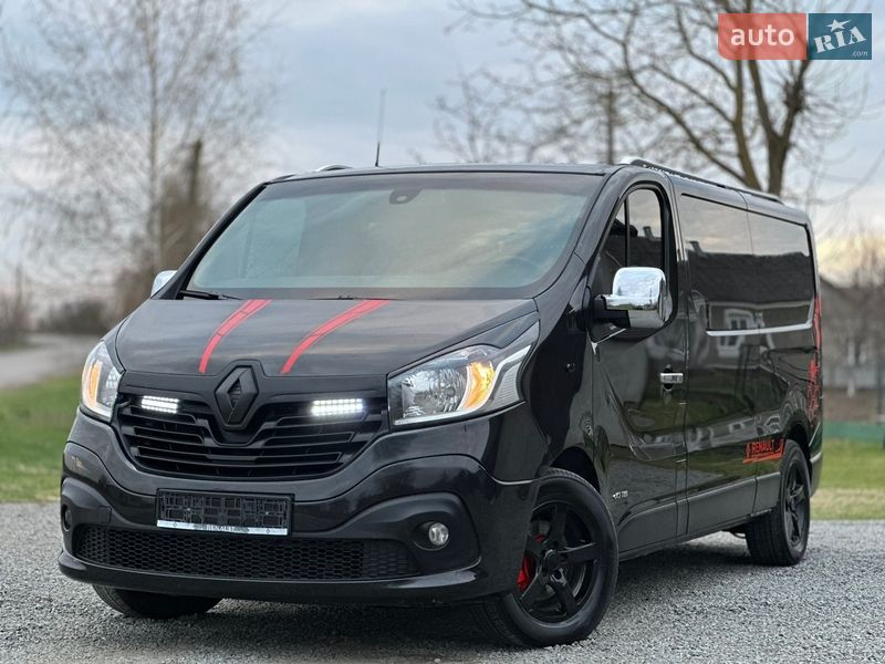Минивэн Renault Trafic 2016 в Млинове