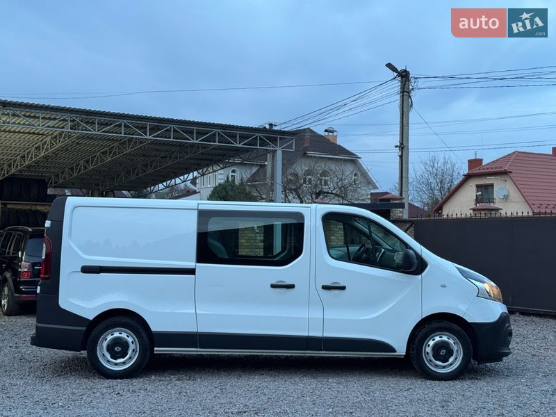 Грузопассажирский фургон Renault Trafic 2016 в Луцке