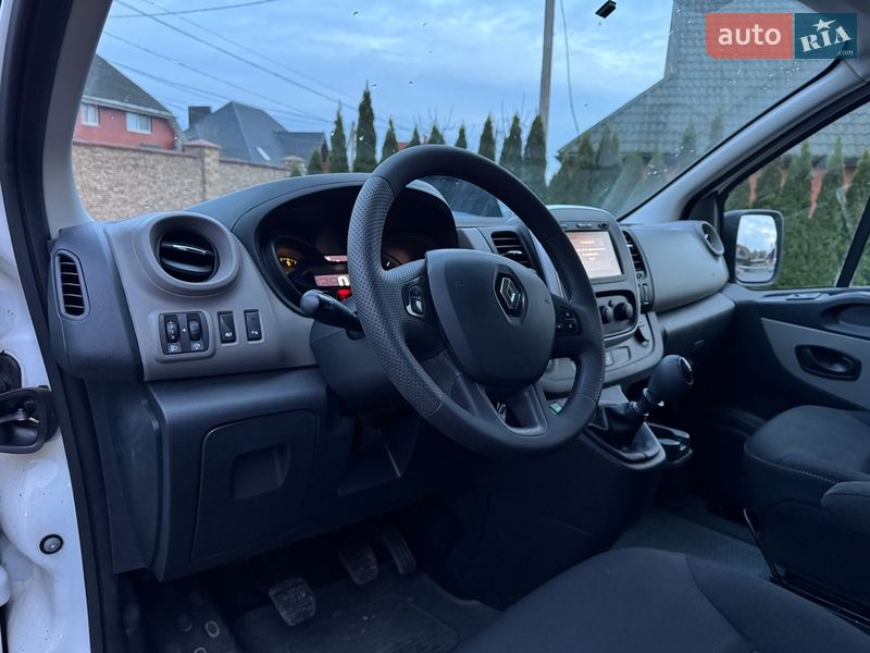 Грузопассажирский фургон Renault Trafic 2016 в Луцке