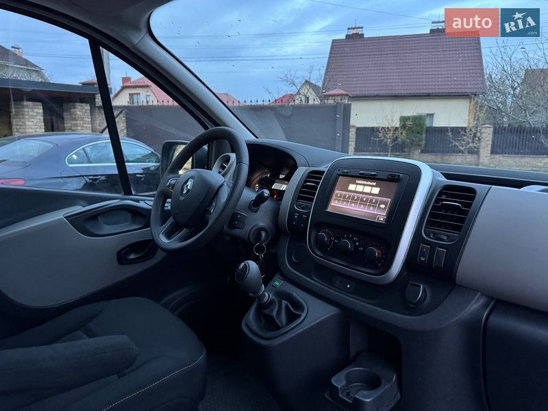Грузопассажирский фургон Renault Trafic 2016 в Луцке