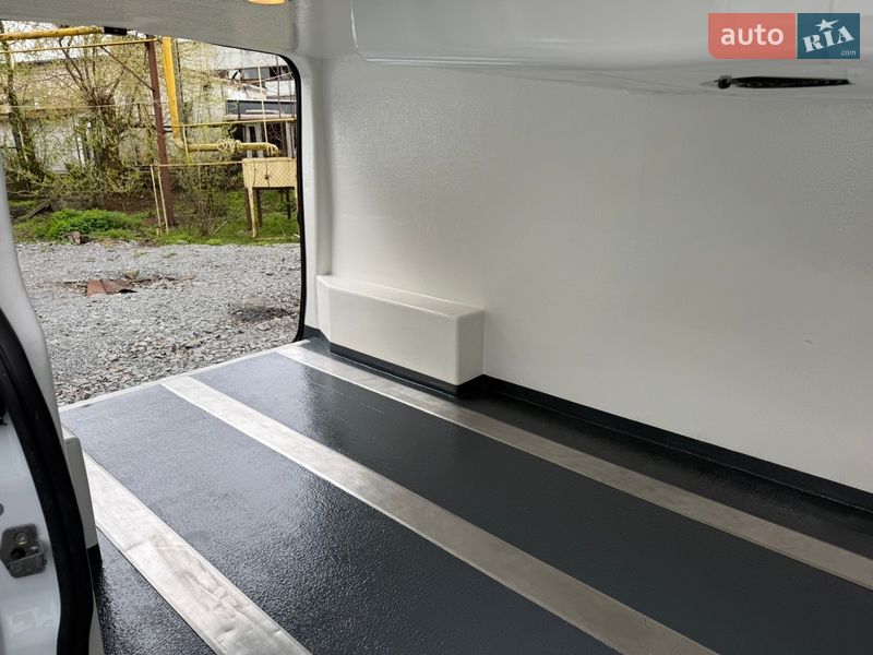 Вантажний фургон Renault Trafic 2013 в Рівному фото 36 Вантажний фургон Renault Trafic 2013 в Рівному