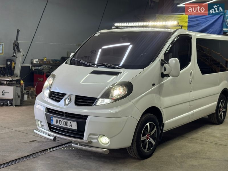 Минивэн Renault Trafic 2002 в Владимире фото 7 Минивэн Renault Trafic 2002 в Владимире