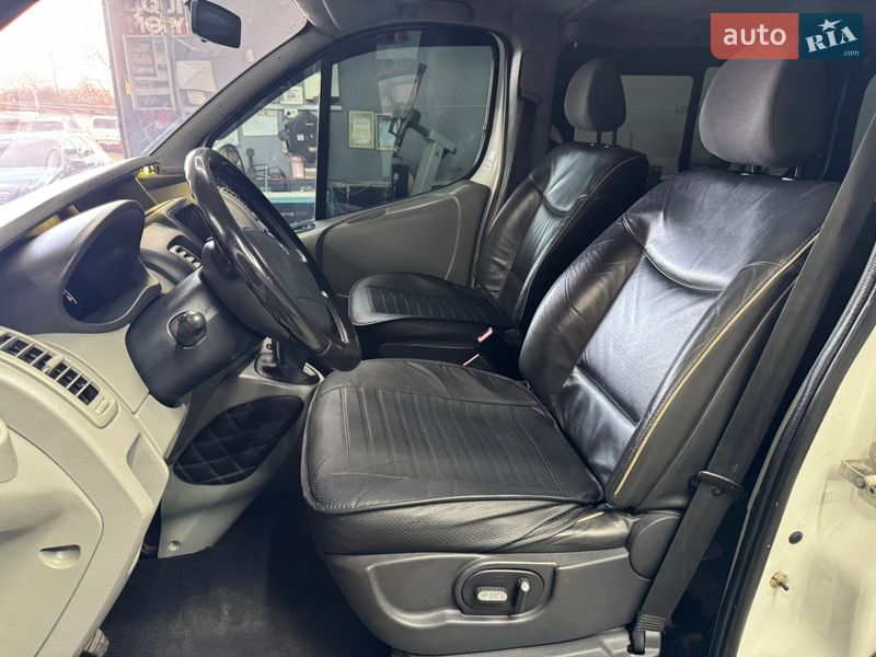 Минивэн Renault Trafic 2002 в Владимире фото 18 Минивэн Renault Trafic 2002 в Владимире