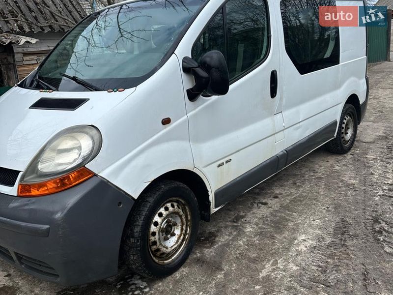 Мінівен Renault Trafic 2004 в Ратному
