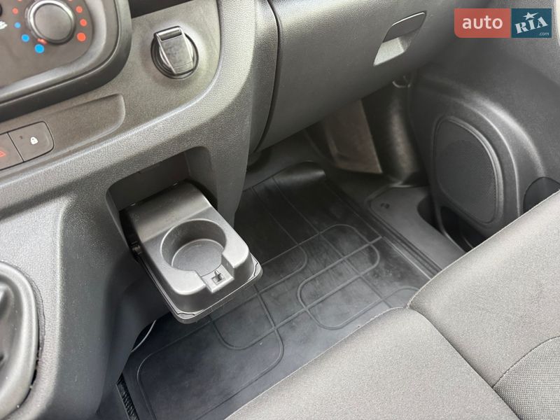 Мінівен Renault Trafic 2017 в Луцьку фото 35 Мінівен Renault Trafic 2017 в Луцьку