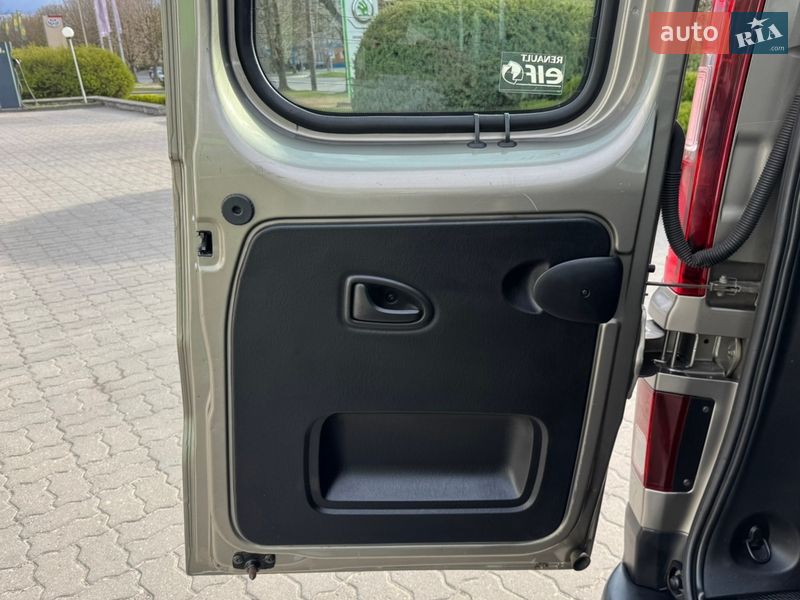 Мінівен Renault Trafic 2017 в Луцьку фото 59 Мінівен Renault Trafic 2017 в Луцьку