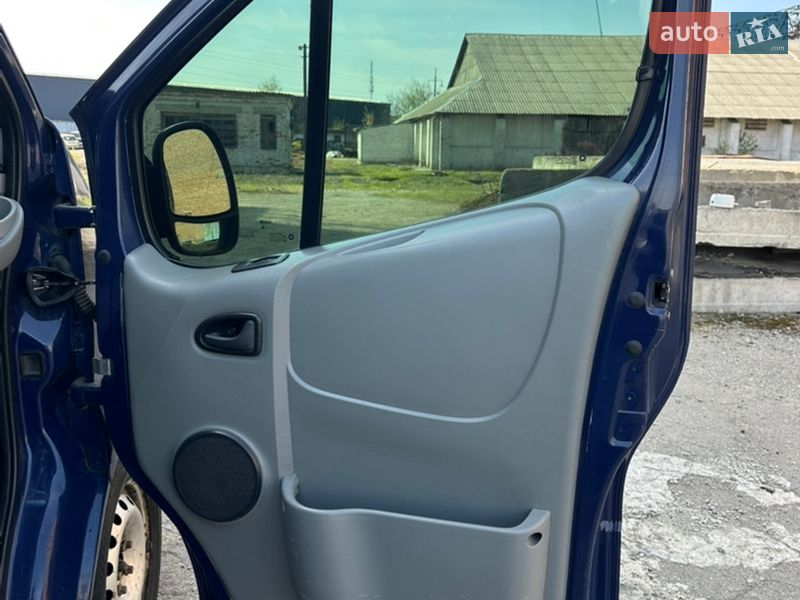 Вантажний фургон Renault Trafic 2011 в Дніпрі