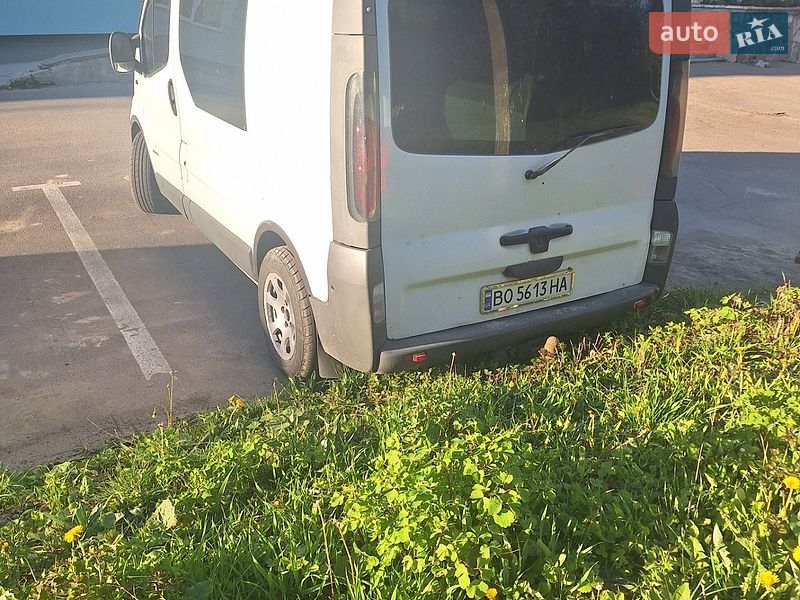 Минивэн Renault Trafic 2004 в Жовкве