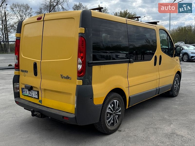 Минивэн Renault Trafic 2003 в Каменец-Подольском