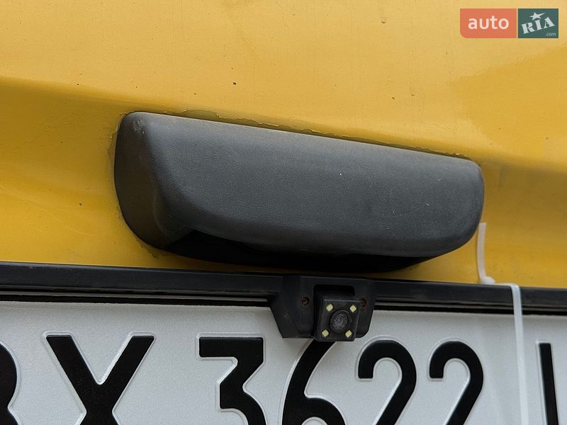 Минивэн Renault Trafic 2003 в Каменец-Подольском