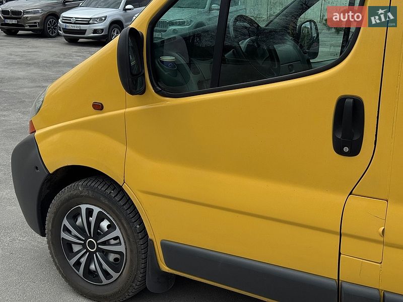 Минивэн Renault Trafic 2003 в Каменец-Подольском