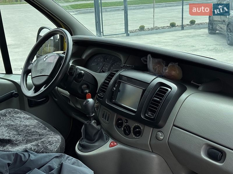 Минивэн Renault Trafic 2003 в Каменец-Подольском