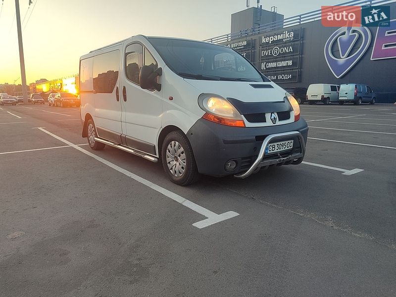 Грузовой фургон Renault Trafic 2004 в Чернигове