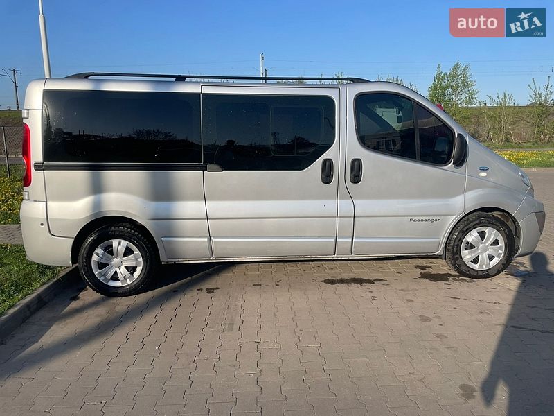 Мінівен Renault Trafic 2011 в Конотопі