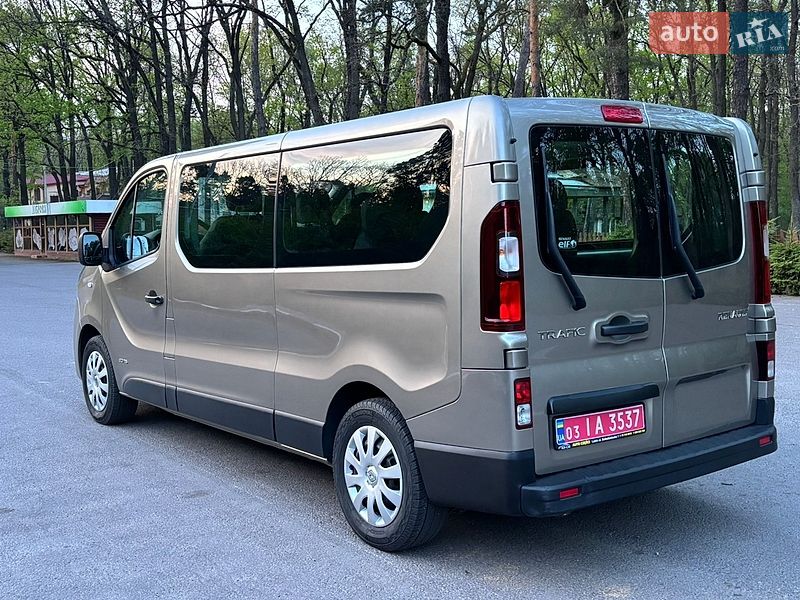 Минивэн Renault Trafic 2015 в Луцке
