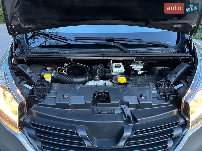 Минивэн Renault Trafic 2015 в Луцке