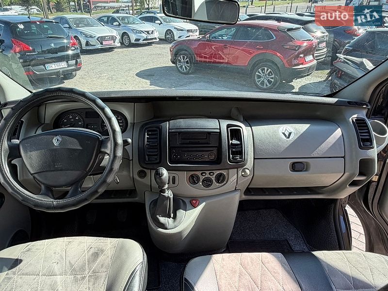 Минивэн Renault Trafic 2006 в Ровно