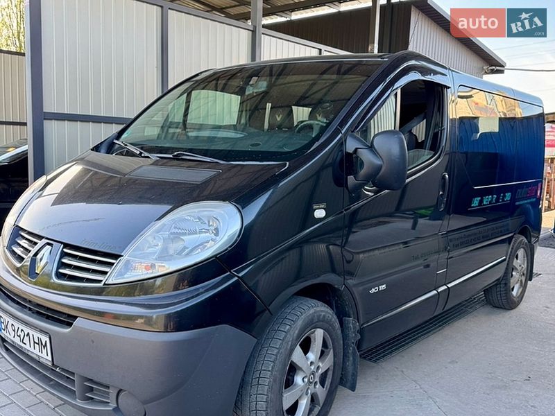 Микроавтобус Renault Trafic 2011 в Ровно