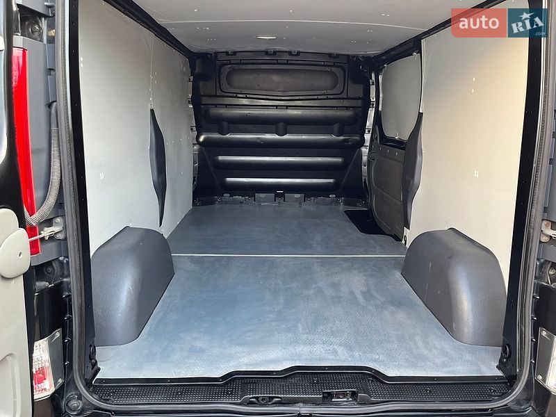 Грузовой фургон Renault Trafic 2012 в Бродах