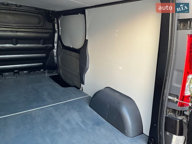 Грузовой фургон Renault Trafic 2012 в Бродах