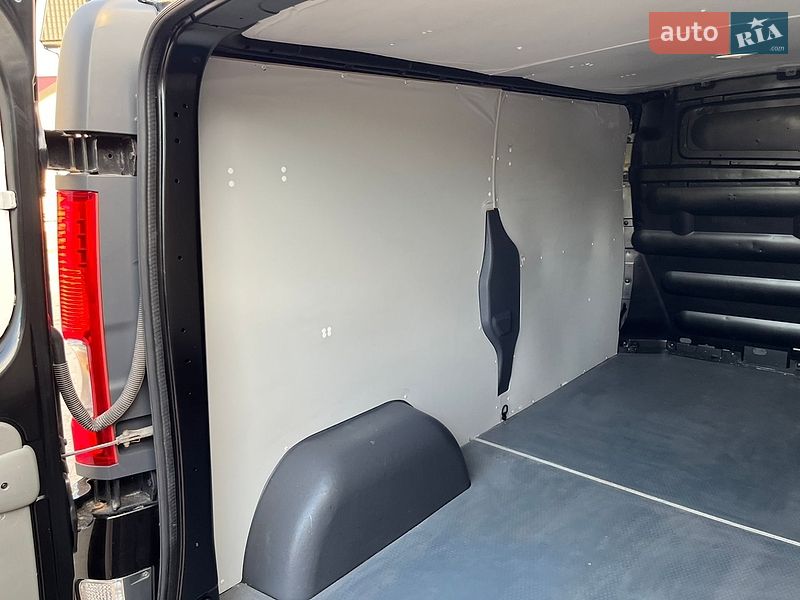 Грузовой фургон Renault Trafic 2012 в Бродах