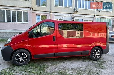 Грузопассажирский фургон Renault Trafic 2006 в Каменец-Подольском