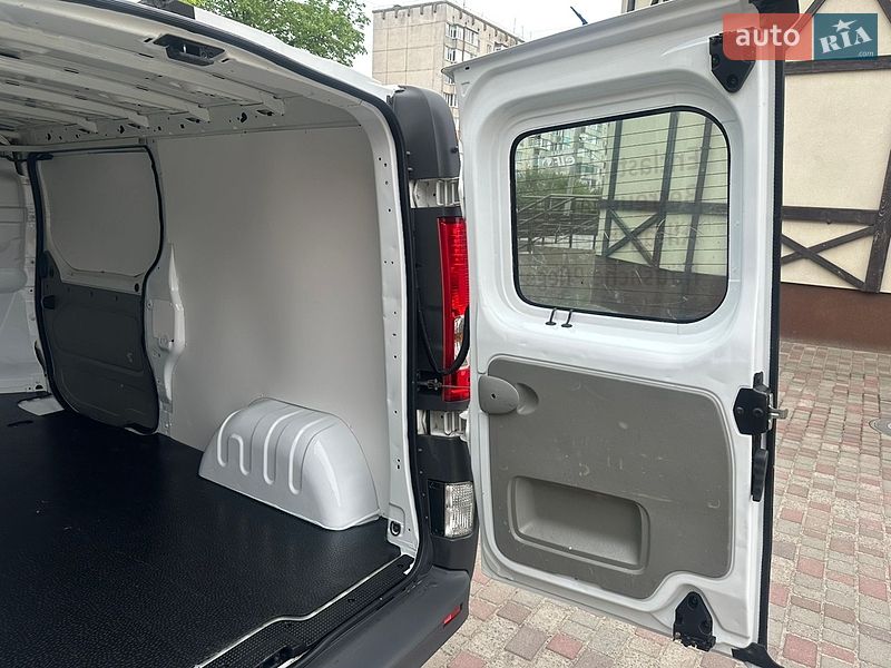 Вантажний фургон Renault Trafic 2014 в Рівному