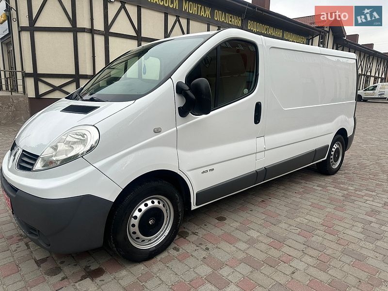 Вантажний фургон Renault Trafic 2014 в Рівному