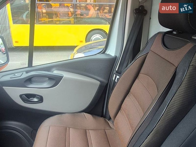 Грузовой фургон Renault Trafic 2017 в Киеве