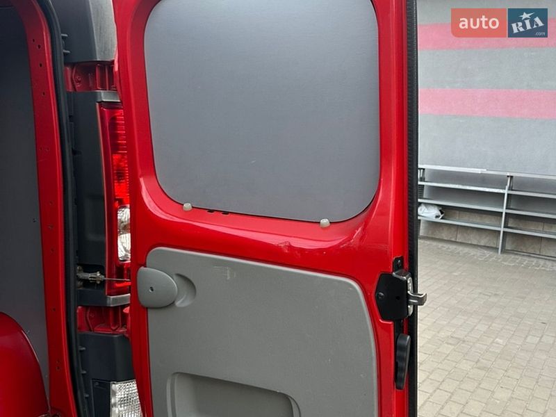 Грузовой фургон Renault Trafic 2013 в Луцке
