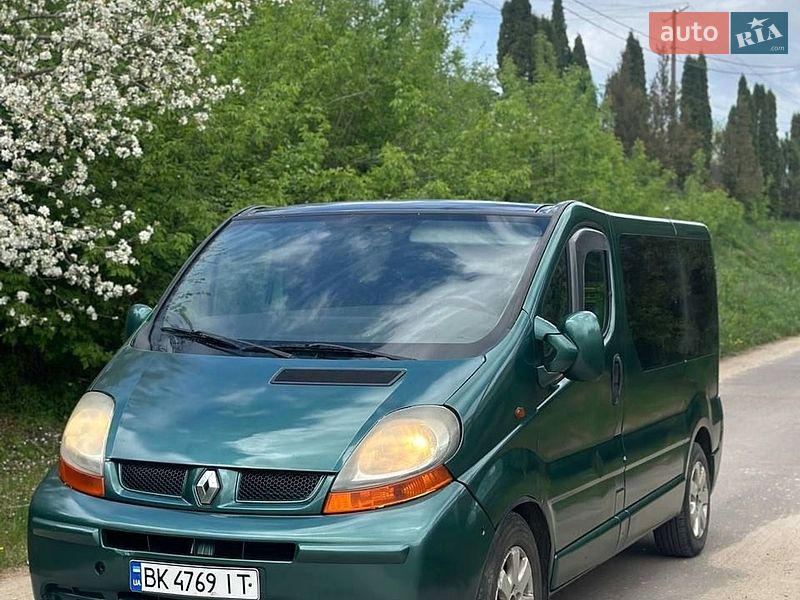 Мінівен Renault Trafic 2005 в Шумську