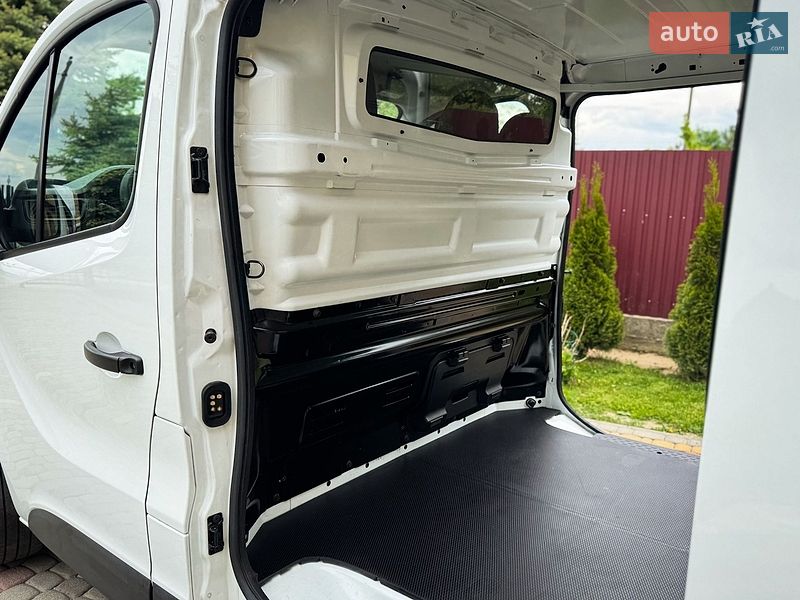 Вантажний фургон Renault Trafic 2023 в Дрогобичі