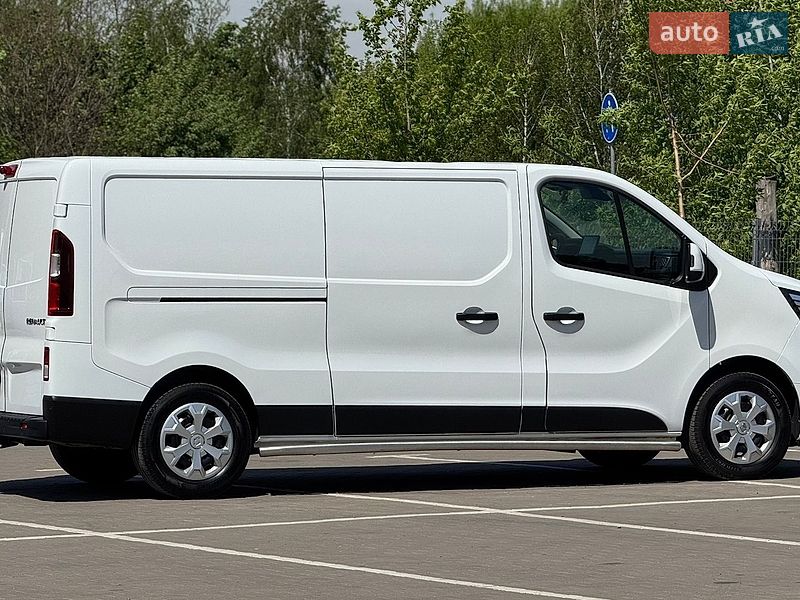 Вантажний фургон Renault Trafic 2022 в Дубні
