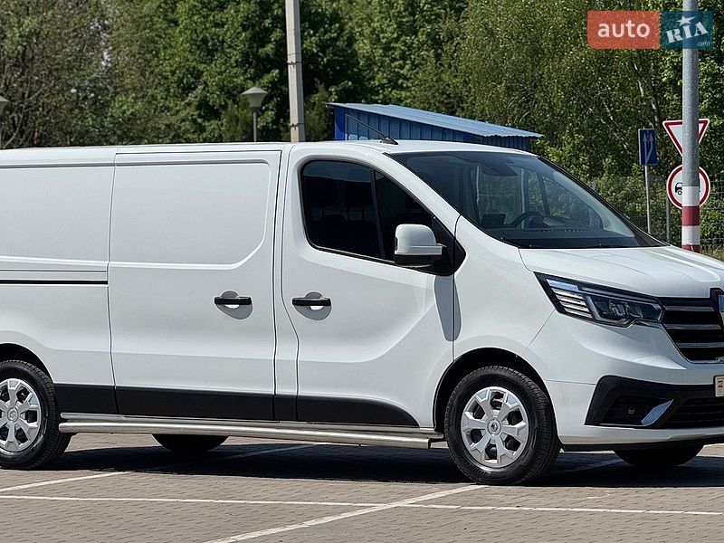 Вантажний фургон Renault Trafic 2022 в Дубні