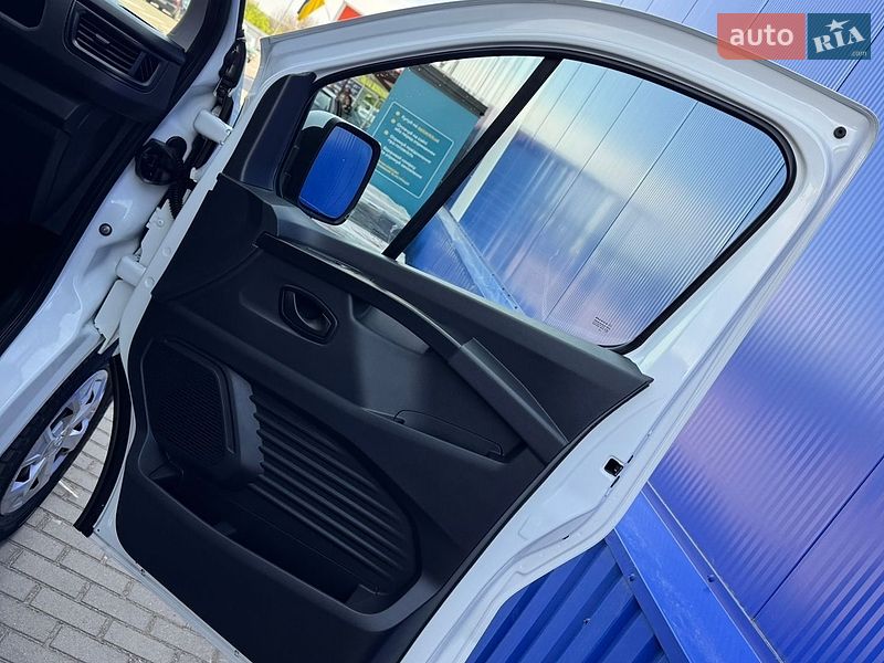 Вантажний фургон Renault Trafic 2022 в Дубні