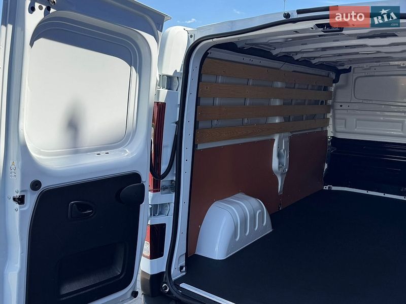 Вантажний фургон Renault Trafic 2022 в Дубні