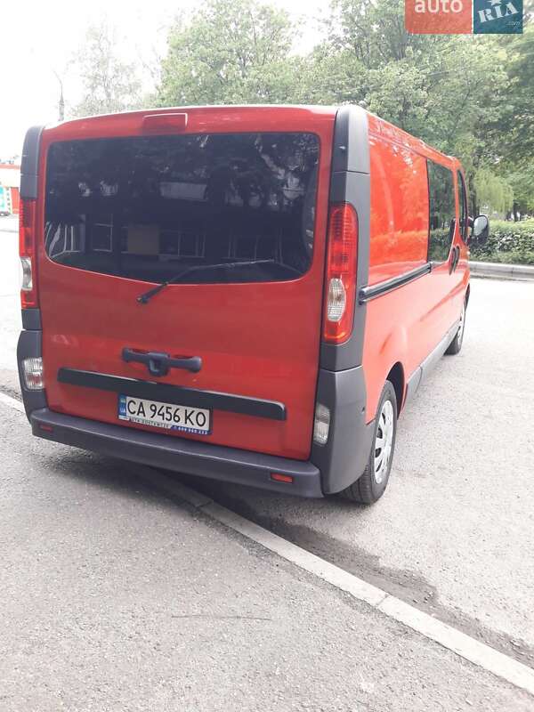 Вантажопасажирський фургон Renault Trafic 2012 в Смілі