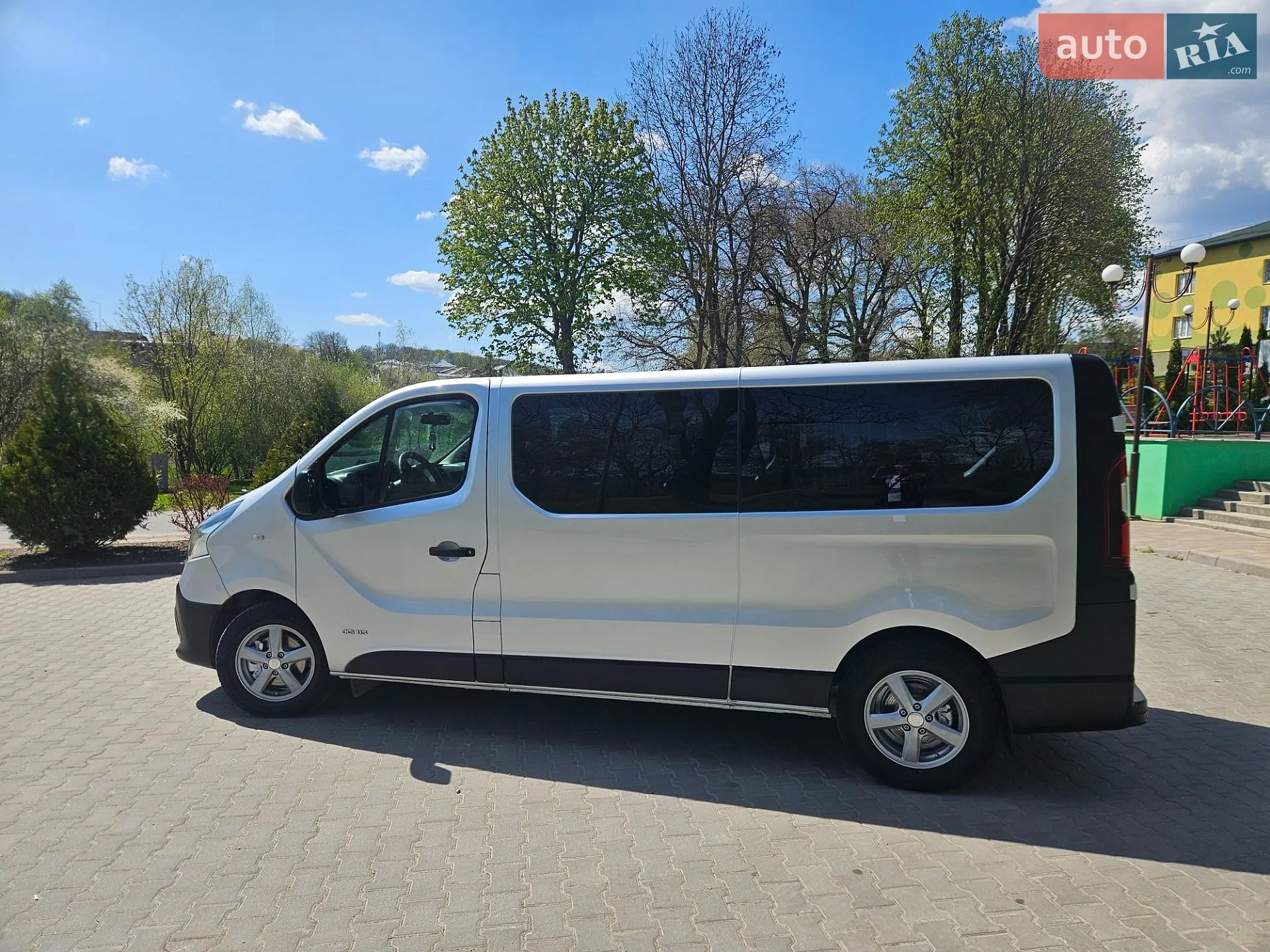 2015 Renault Trafic - мініатюра 3