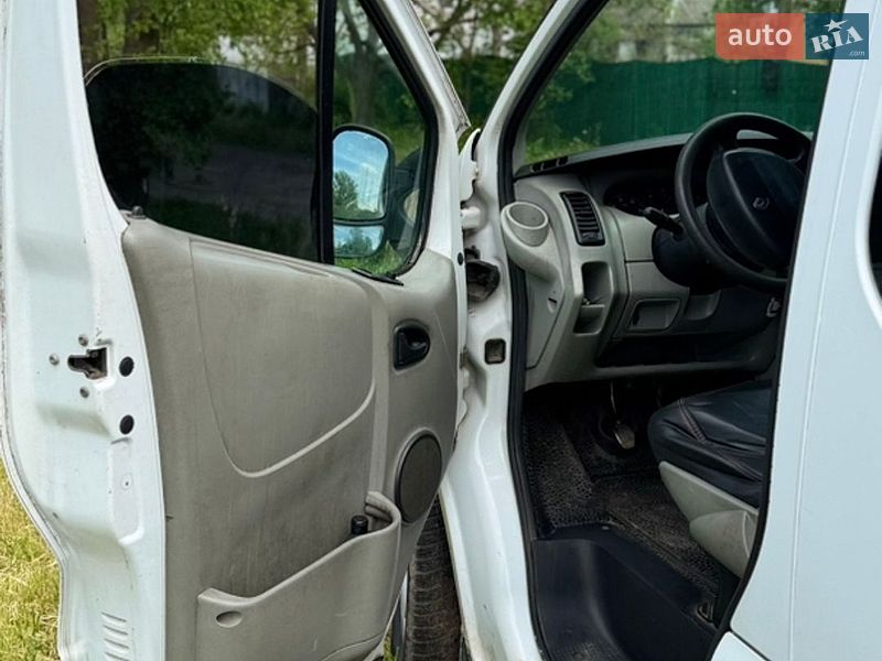 Минивэн Renault Trafic 2003 в Смеле