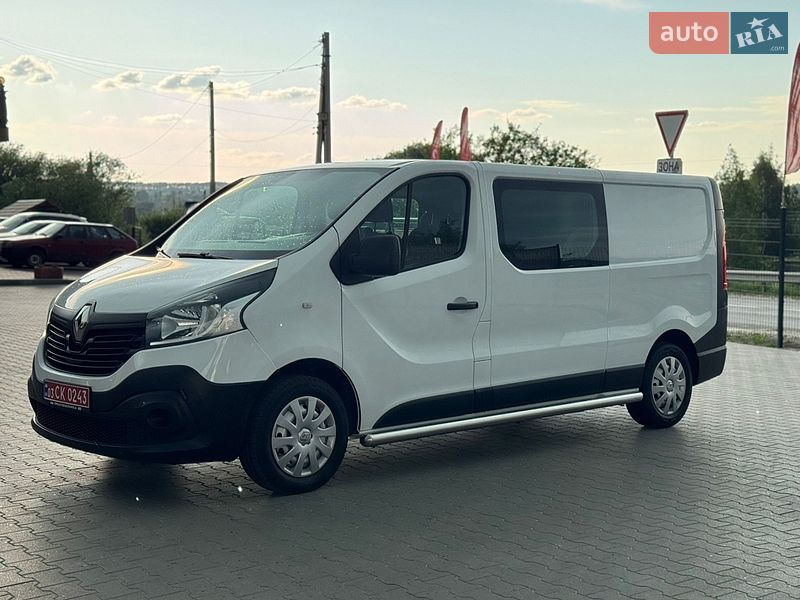 Грузопассажирский фургон Renault Trafic 2017 в Буче