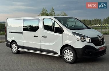 Грузопассажирский фургон Renault Trafic 2017 в Буче