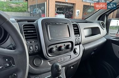 Грузопассажирский фургон Renault Trafic 2017 в Буче