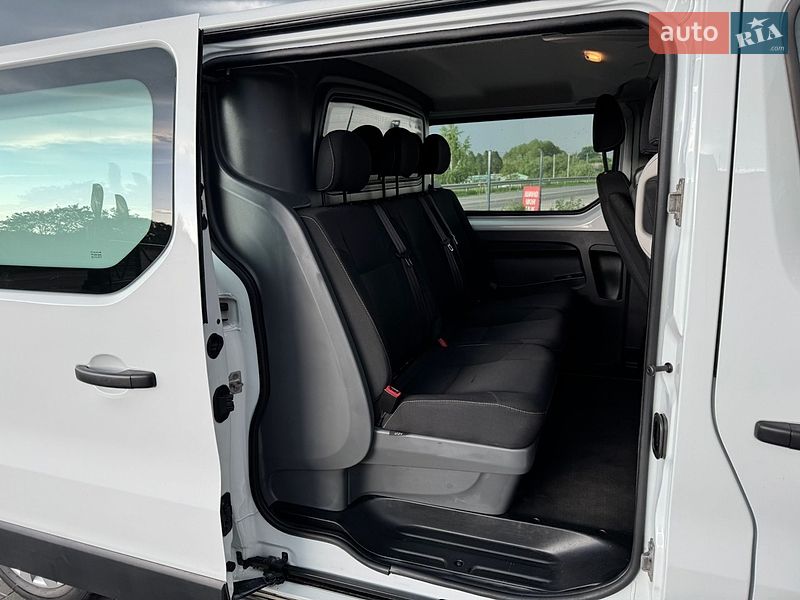 Грузопассажирский фургон Renault Trafic 2017 в Буче
