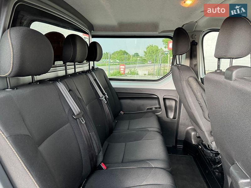Грузопассажирский фургон Renault Trafic 2017 в Буче