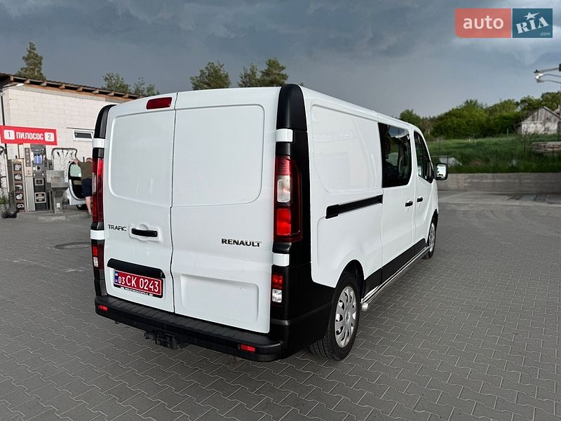Грузопассажирский фургон Renault Trafic 2017 в Буче