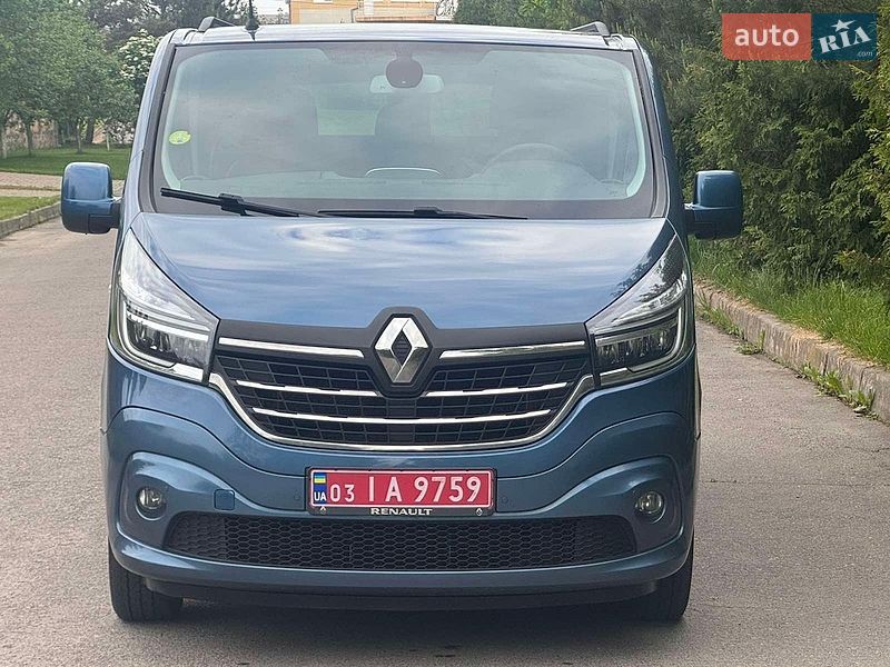 Вантажопасажирський фургон Renault Trafic 2020 в Рівному