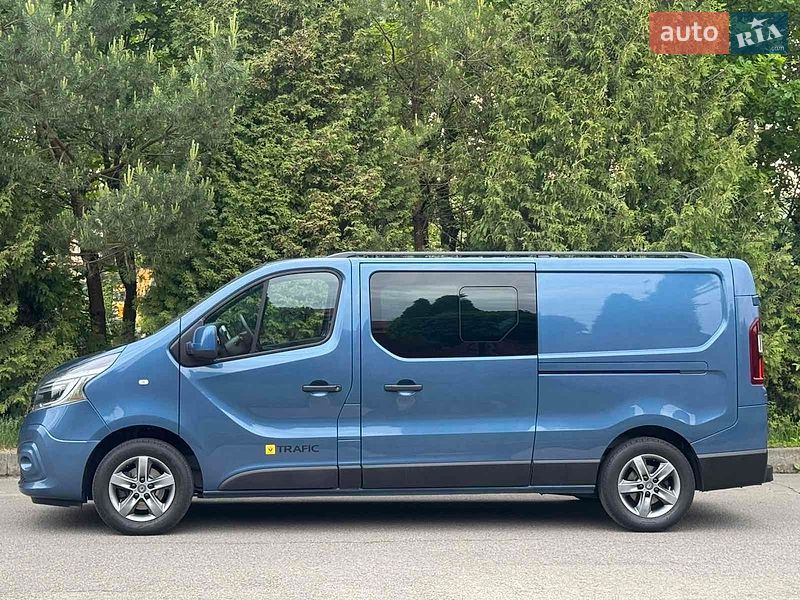 Вантажопасажирський фургон Renault Trafic 2020 в Рівному