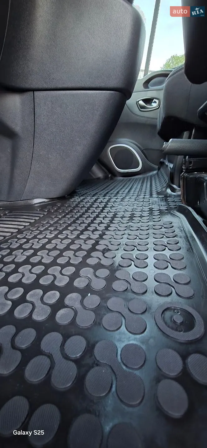 2020 Renault Trafic - мініатюра 44
